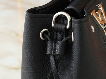 Louis Vuitton LV Tiny Nano Lockme Bucket Shoulder Bag 13.5x16.0x10.0cm