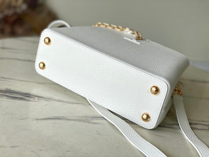 LV Capucines BB White size 27 x 18 x 9 cm